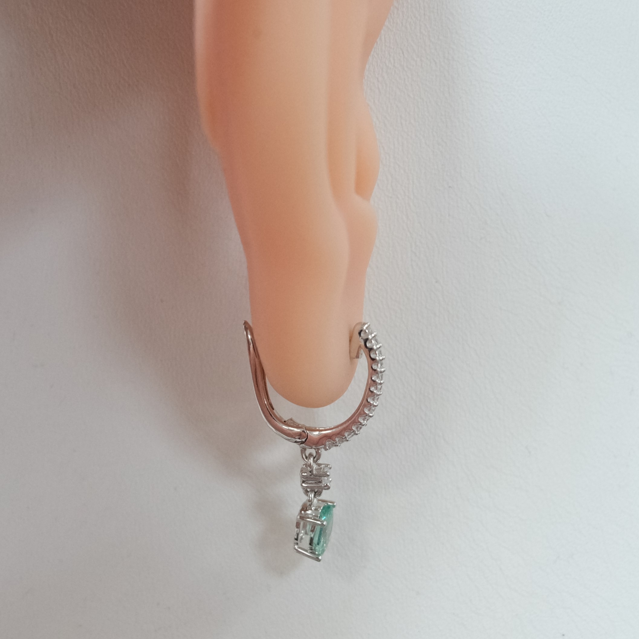 Серебряные серьги с апатитами